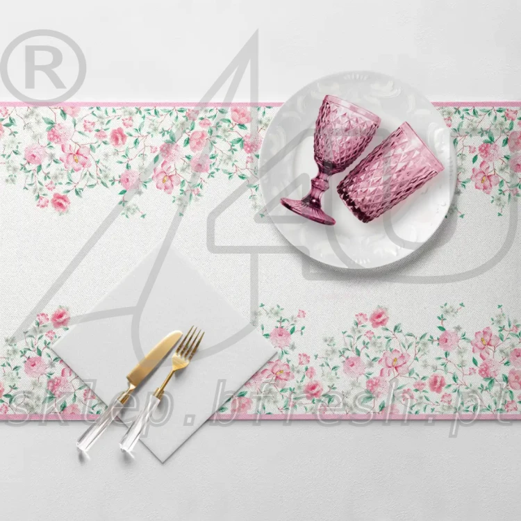 bieznik-na-stol-roze-slubne-paw.webp
